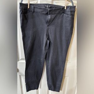Old Navy Pixie Women's Size 14. Gray.